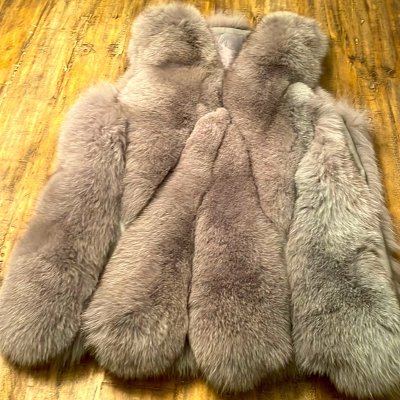 Fox Fur Vest Jacket in soft gray. Swing bottom. Hand made. - Picture 5 of 8